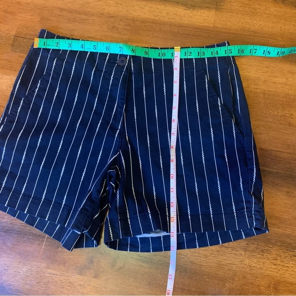 Nautica Shorts women’s 6 navy white stripe nautical mid rise casual